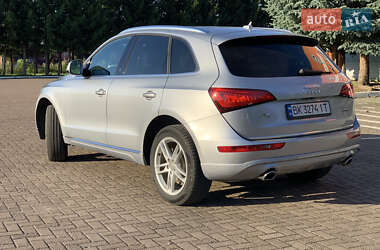 Внедорожник / Кроссовер Audi Q5 2015 в 