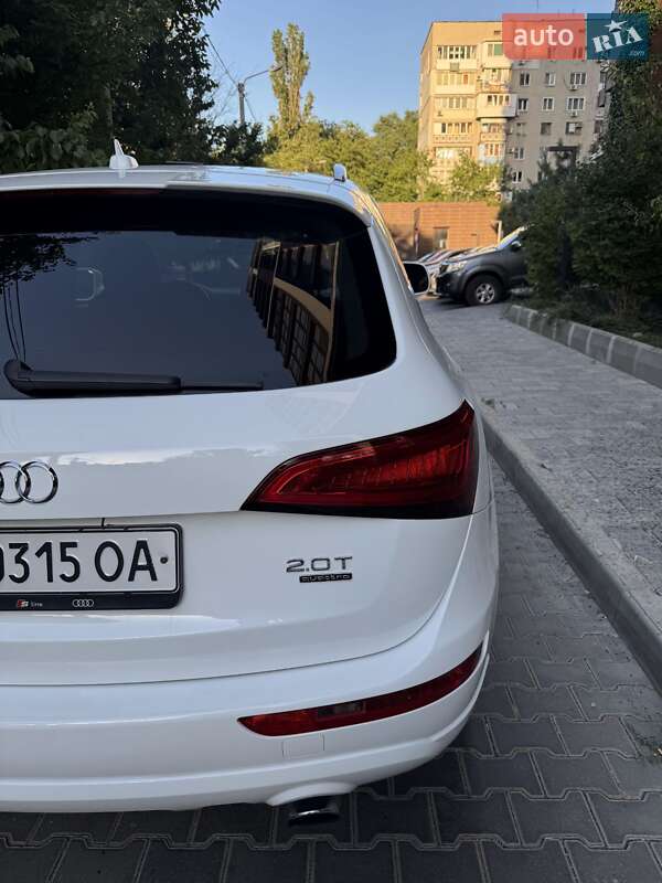 Позашляховик / Кросовер Audi Q5 2015 в Болграді