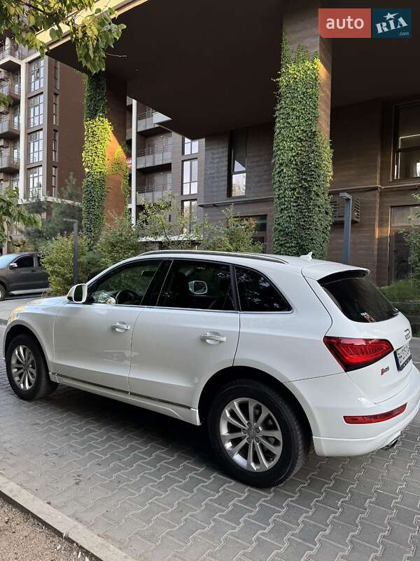 Позашляховик / Кросовер Audi Q5 2015 в Болграді