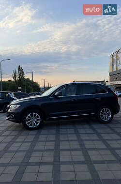 Внедорожник / Кроссовер Audi Q5 2015 в 