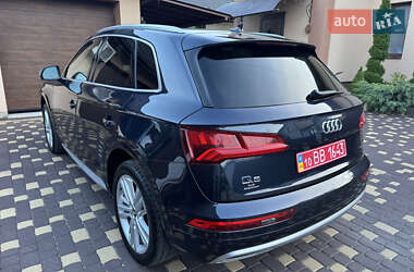 Позашляховик / Кросовер Audi Q5 2019 в 