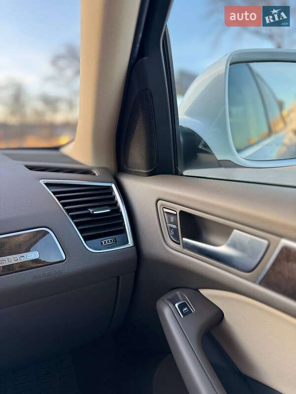 Внедорожник / Кроссовер Audi Q5 2012 в Одессе