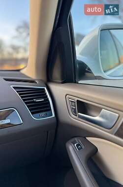 Внедорожник / Кроссовер Audi Q5 2012 в 