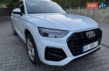 Внедорожник / Кроссовер Audi Q5 2021 в 