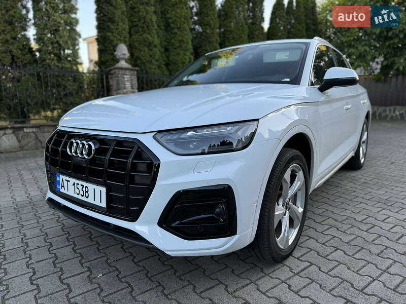 Внедорожник / Кроссовер Audi Q5 2021 в 