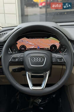 Внедорожник / Кроссовер Audi Q5 2017 в 