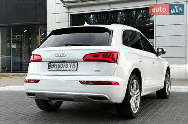Внедорожник / Кроссовер Audi Q5 2017 в 