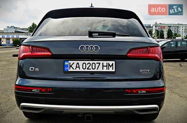 Внедорожник / Кроссовер Audi Q5 2017 в 