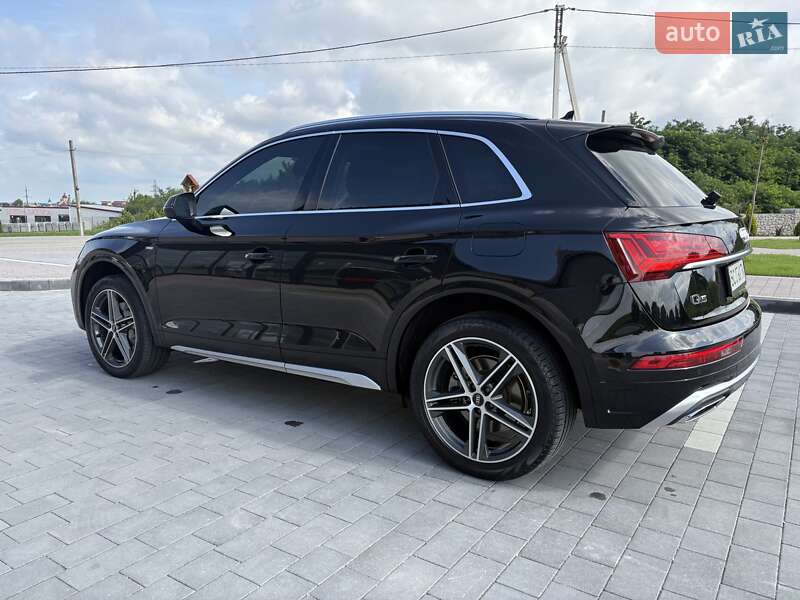 Позашляховик / Кросовер Audi Q5 2021 в Мостиській