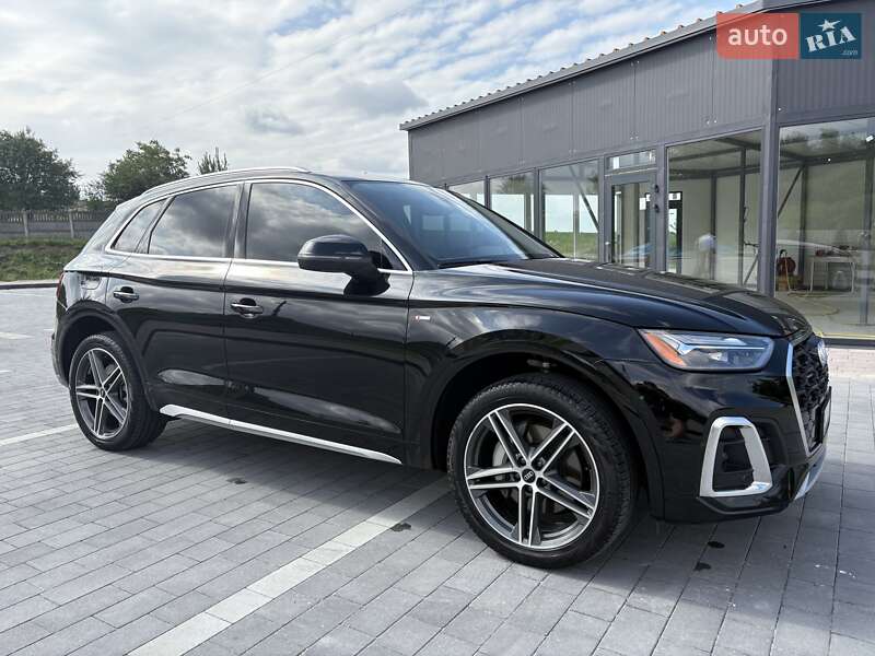 Позашляховик / Кросовер Audi Q5 2021 в Мостиській