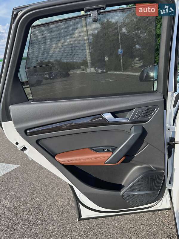 Внедорожник / Кроссовер Audi Q5 2017 в Киеве