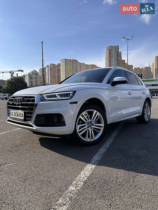 Внедорожник / Кроссовер Audi Q5 2017 в 