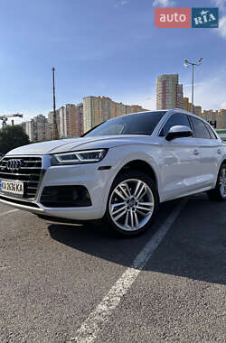 Внедорожник / Кроссовер Audi Q5 2017 в 
