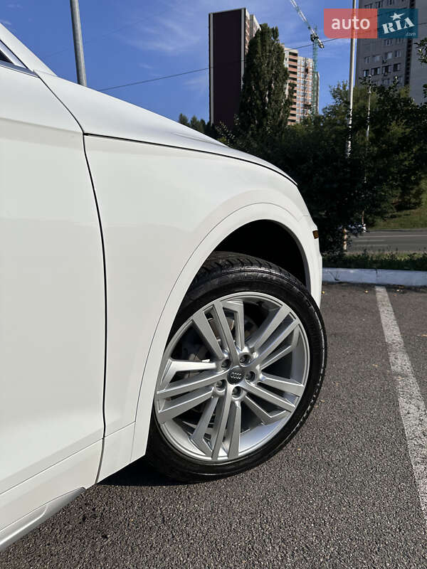 Внедорожник / Кроссовер Audi Q5 2017 в Киеве