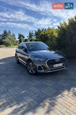 Внедорожник / Кроссовер Audi Q5 2021 в 