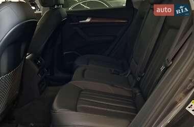 Внедорожник / Кроссовер Audi Q5 2022 в 