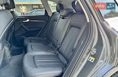 Внедорожник / Кроссовер Audi Q5 2017 в 