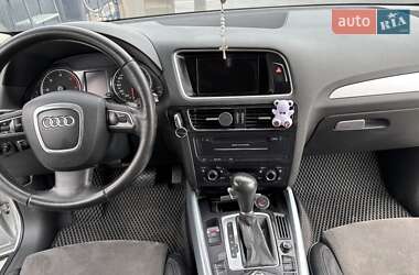 Внедорожник / Кроссовер Audi Q5 2009 в 