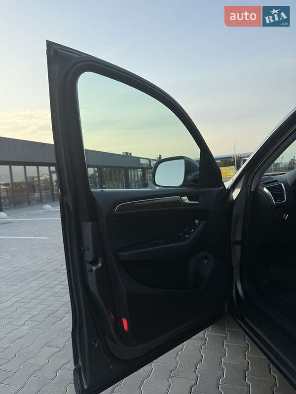 Позашляховик / Кросовер Audi Q5 2016 в Вознесенську