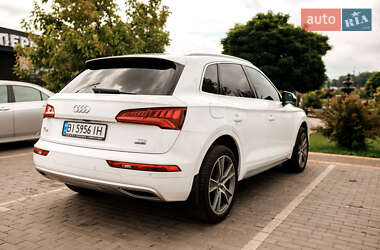Внедорожник / Кроссовер Audi Q5 2017 в 
