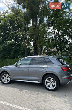 Внедорожник / Кроссовер Audi Q5 2017 в 