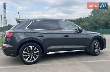 Внедорожник / Кроссовер Audi Q5 2021 в 