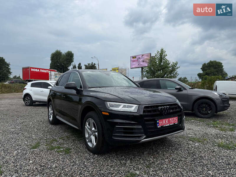 Внедорожник / Кроссовер Audi Q5 2017 в 