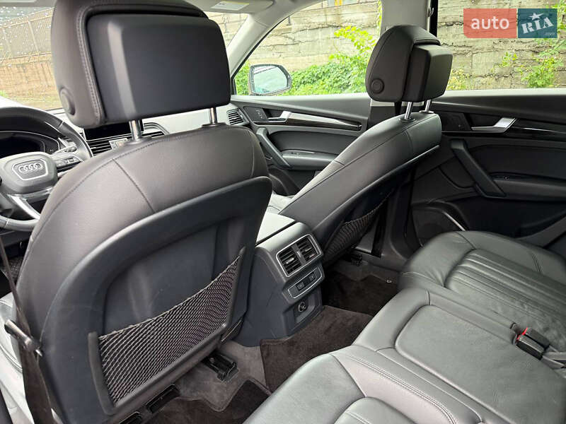 Позашляховик / Кросовер Audi Q5 2017 в Києві
