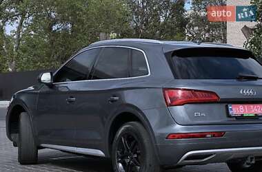Внедорожник / Кроссовер Audi Q5 2018 в 