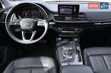 Внедорожник / Кроссовер Audi Q5 2018 в 