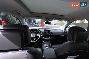 Внедорожник / Кроссовер Audi Q5 2018 в 