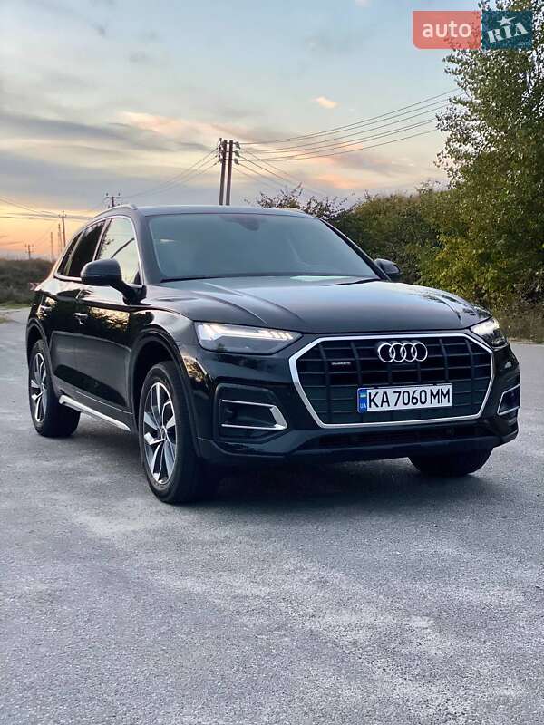 Внедорожник / Кроссовер Audi Q5 2021 в 