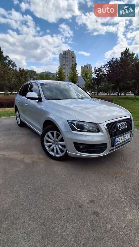 Внедорожник / Кроссовер Audi Q5 2009 в Зачепиловке
