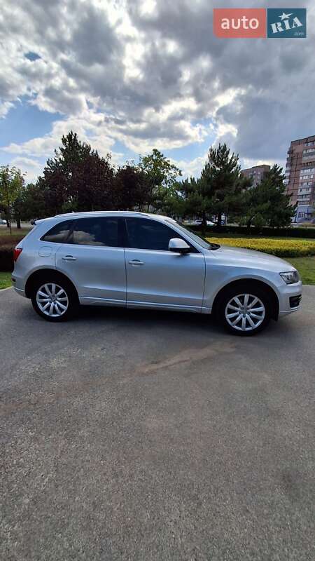 Внедорожник / Кроссовер Audi Q5 2009 в Зачепиловке