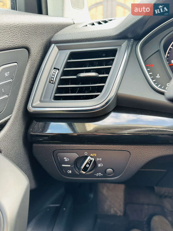 Внедорожник / Кроссовер Audi Q5 2017 в Каменец-Подольском