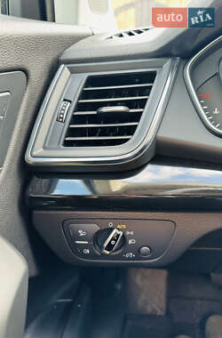 Внедорожник / Кроссовер Audi Q5 2017 в 