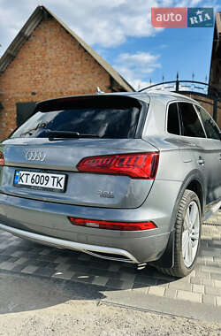 Внедорожник / Кроссовер Audi Q5 2017 в 