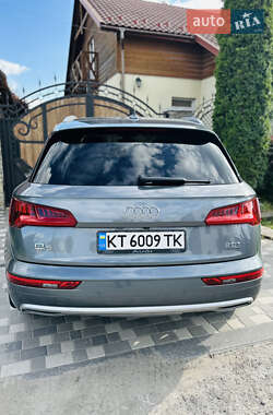 Внедорожник / Кроссовер Audi Q5 2017 в 
