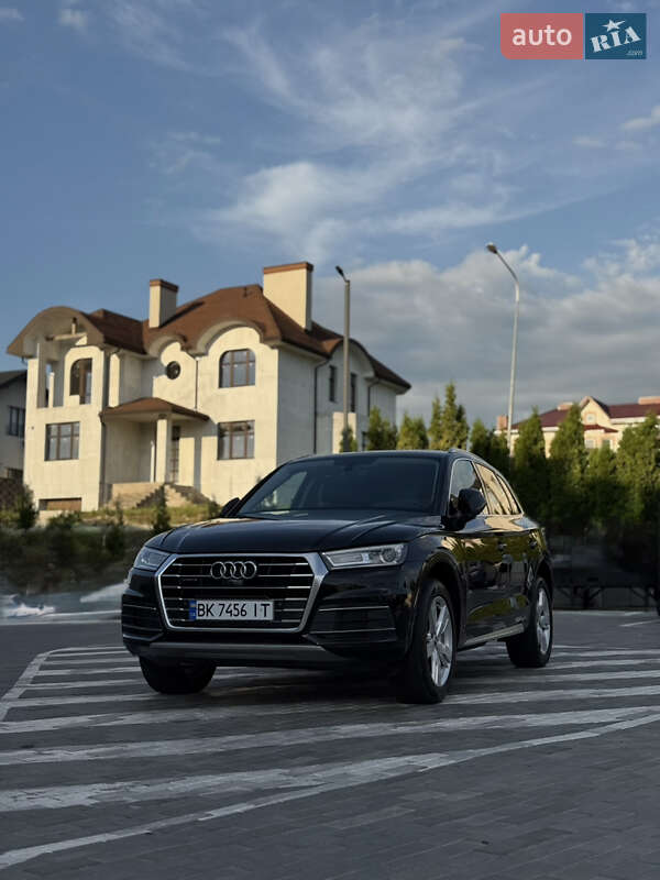 Позашляховик / Кросовер Audi Q5 2019 в Києві