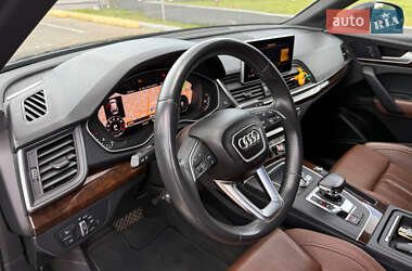 Внедорожник / Кроссовер Audi Q5 2018 в 