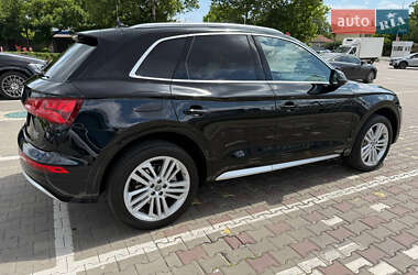 Внедорожник / Кроссовер Audi Q5 2018 в 
