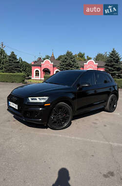 Внедорожник / Кроссовер Audi Q5 2018 в 