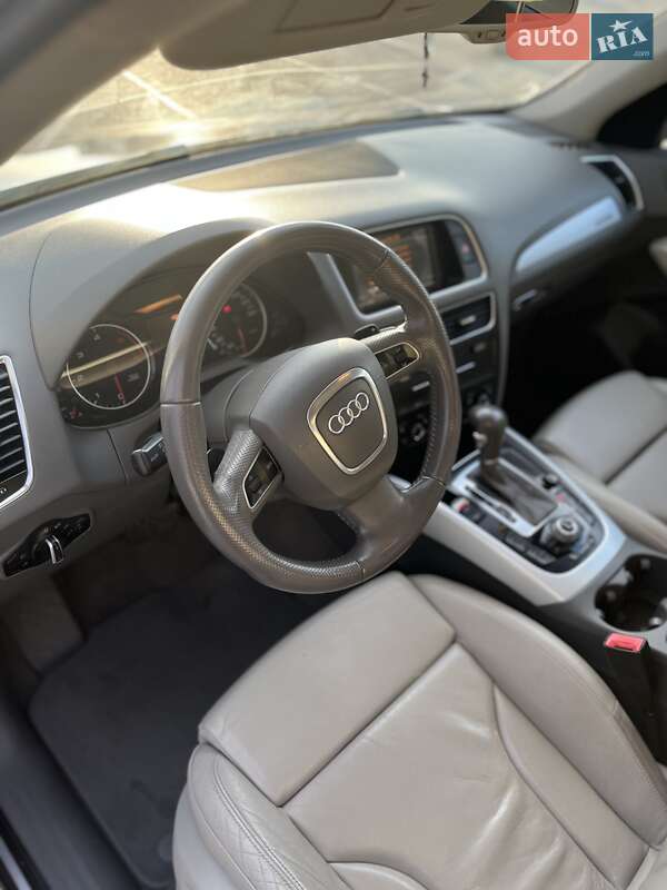 Внедорожник / Кроссовер Audi Q5 2011 в Львове