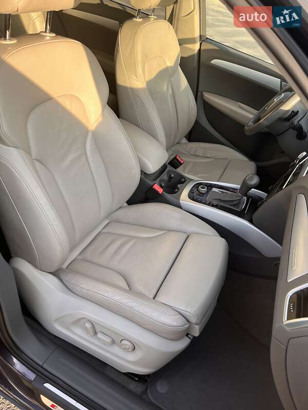 Внедорожник / Кроссовер Audi Q5 2011 в Львове