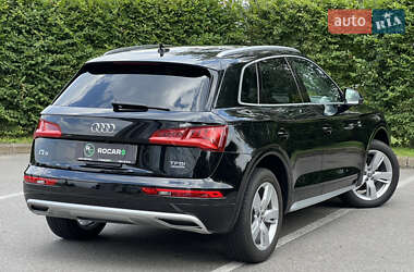 Внедорожник / Кроссовер Audi Q5 2018 в 