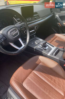Внедорожник / Кроссовер Audi Q5 2020 в 