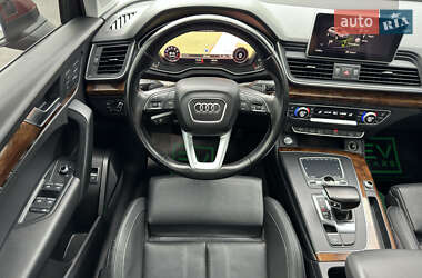 Внедорожник / Кроссовер Audi Q5 2017 в 