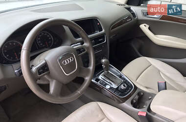 Внедорожник / Кроссовер Audi Q5 2012 в 