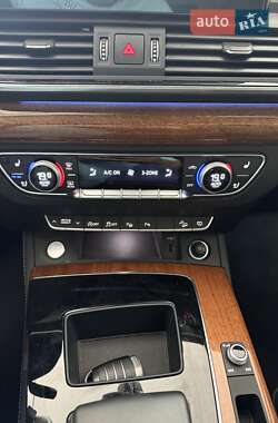 Внедорожник / Кроссовер Audi Q5 2023 в 
