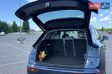 Внедорожник / Кроссовер Audi Q5 2018 в 